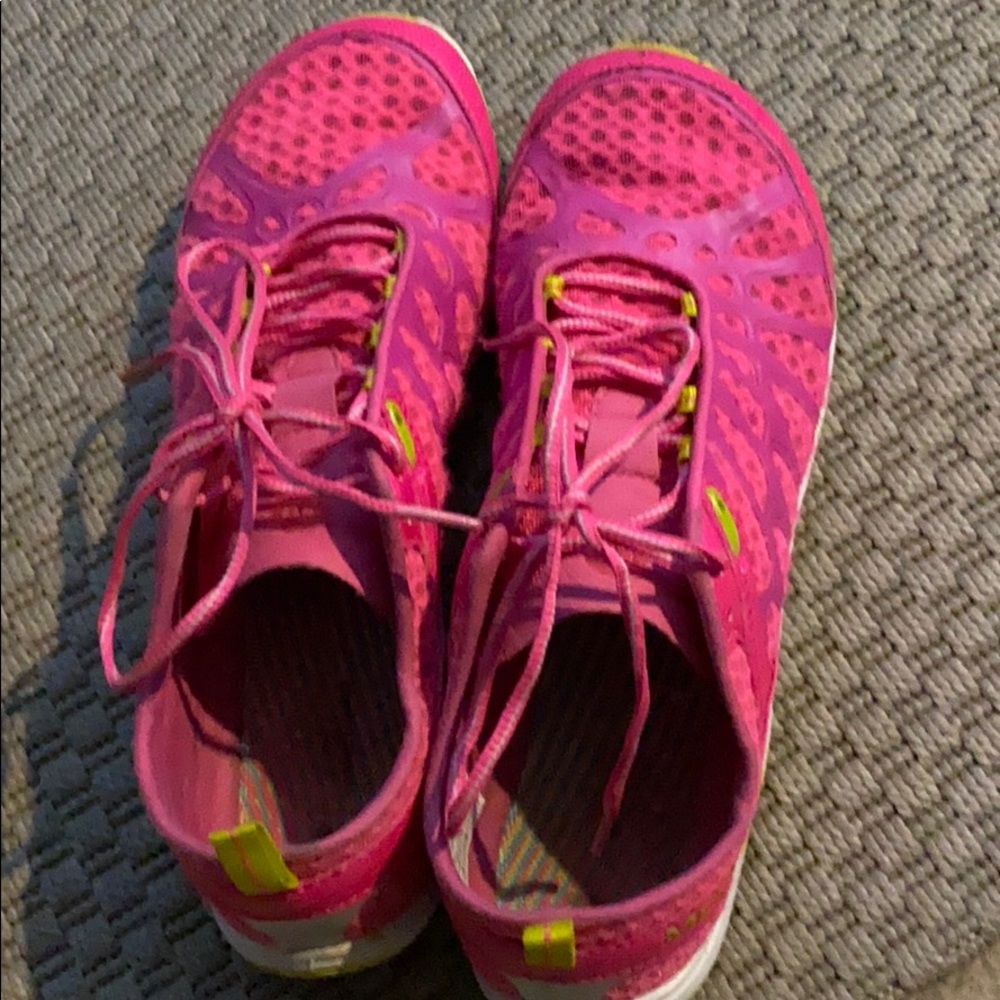 MERRELL PERFORMANCE LOWTOPS,  WOMANS SIZE 10 GUC